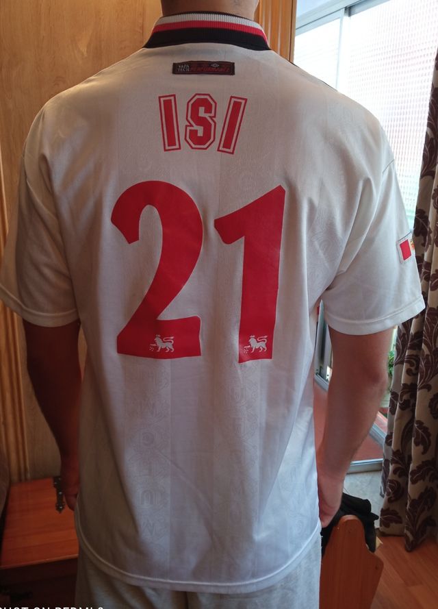 MANCHESTER UNITED (Camiseta Fútbol Retro)