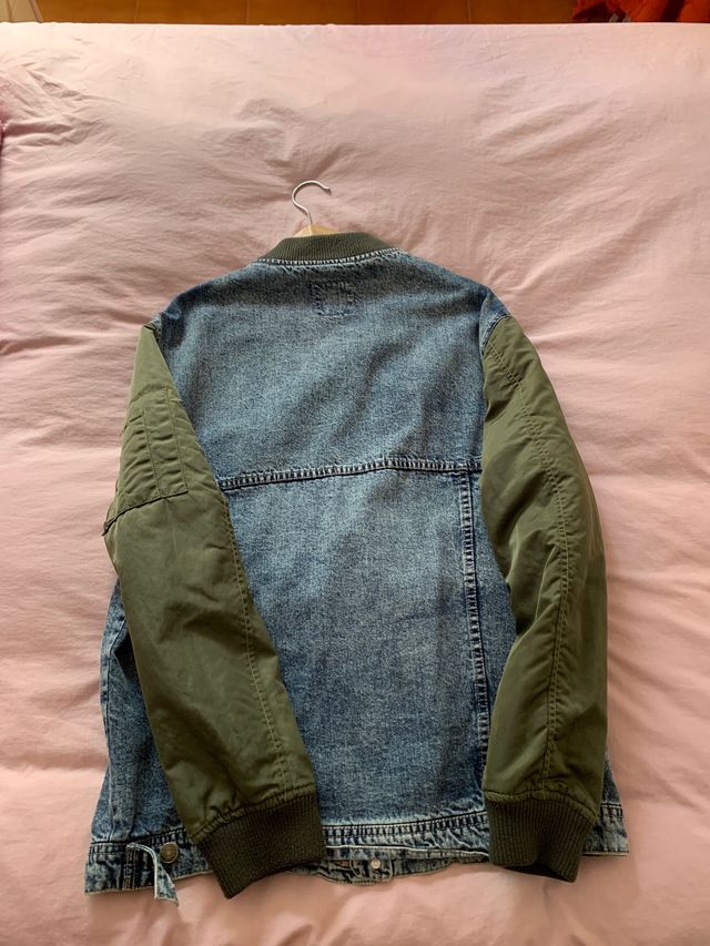 Bomber vaquera con mangas caqui