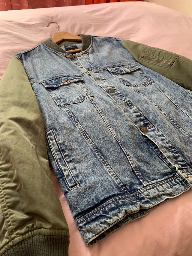 Bomber vaquera con mangas caqui