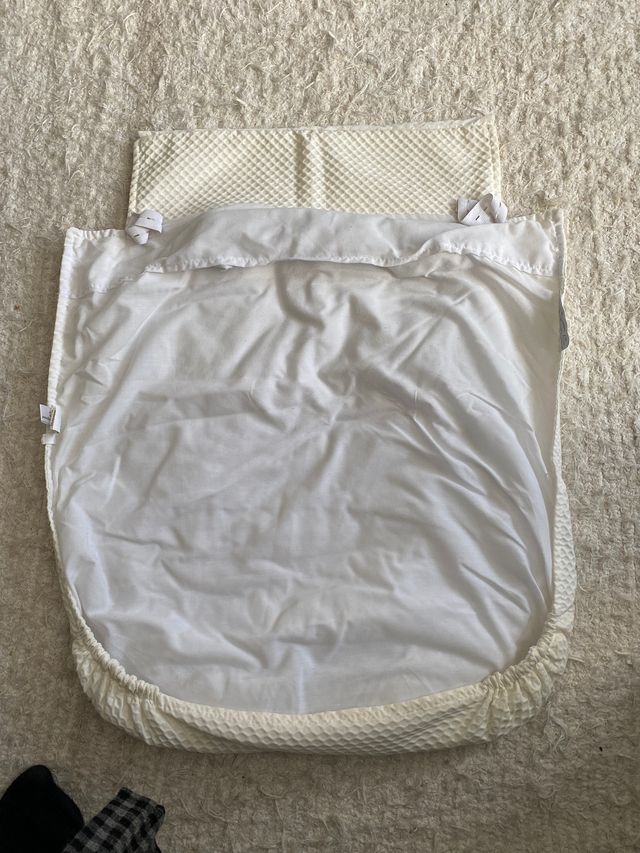 Colcha de carro de pasito a pasito color hueso