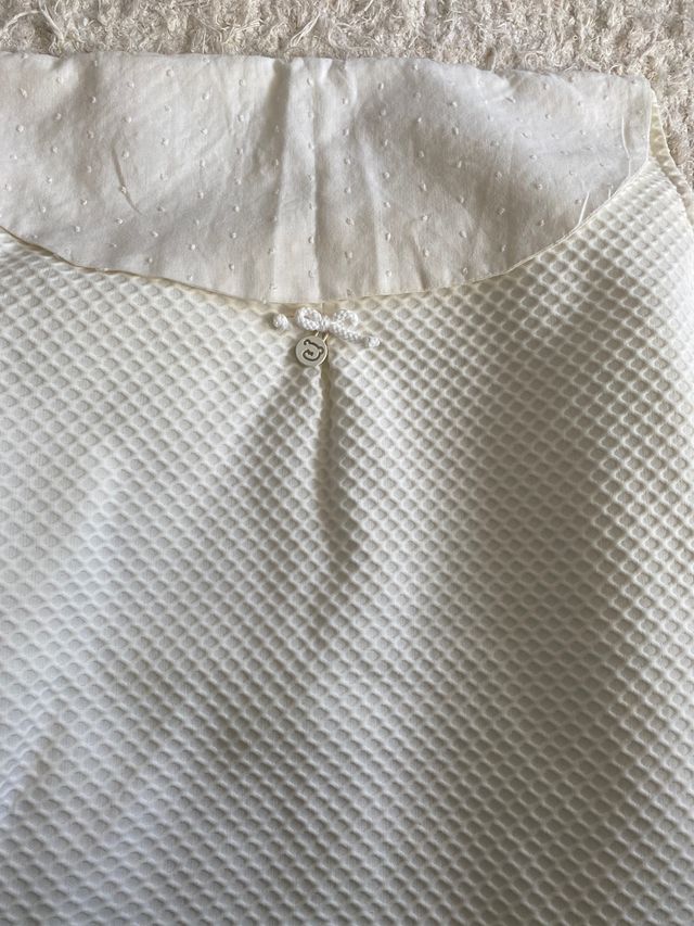 Colcha de carro de pasito a pasito color hueso