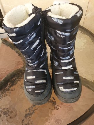 Botas para nieve y agua de segunda mano por 5 EUR en Mondragón en WALLAPOP