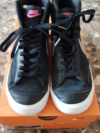 Zapatillas Nike mujer de segunda mano en Mislata en WALLAPOP