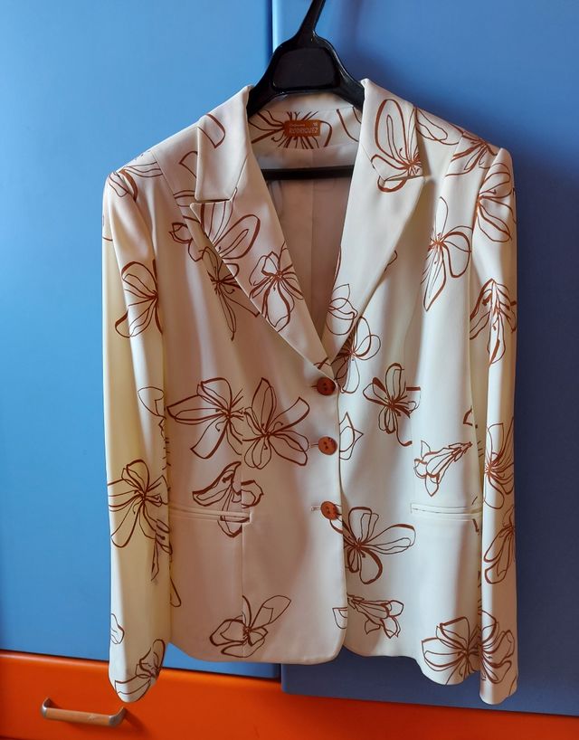 blazer beis estampada