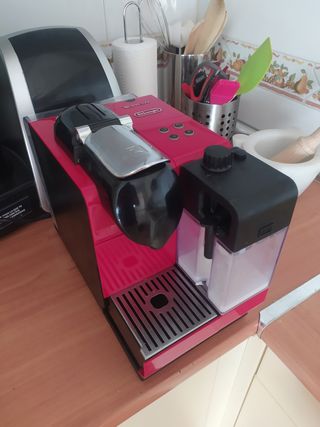 Cafetera Nespresso Latissima de segunda mano en WALLAPOP