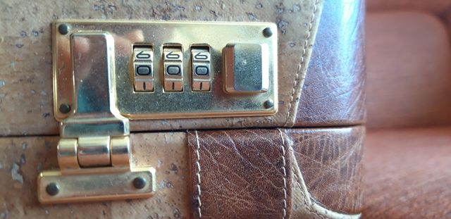 Maletín Aplicork corcho natural.