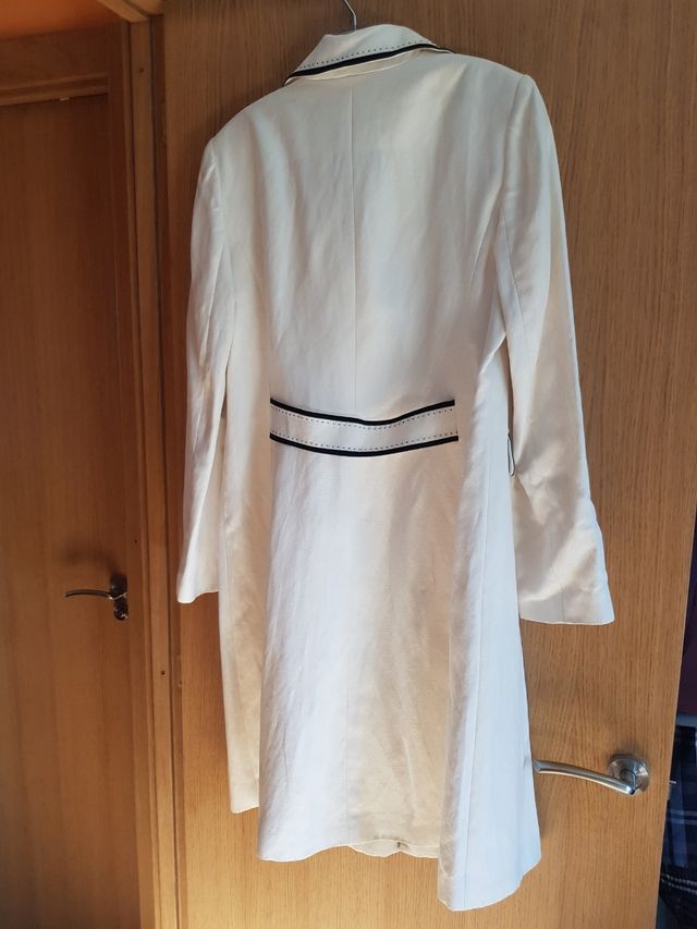 Precioso abrigo gabardina de mujer con forro