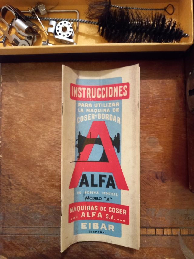 Maquina de coser Alfa