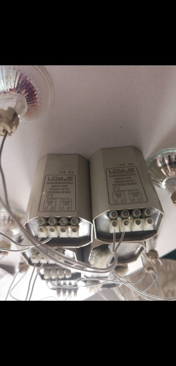 8 transformadores con bombillas