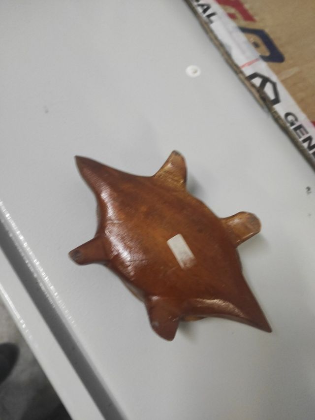 Tortuga guardallaves madera