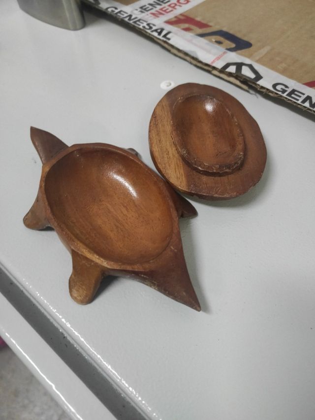 Tortuga guardallaves madera