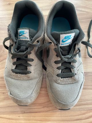 BAMBAS Nike MD Runner 2 núm 37.5 verde militar de segunda mano por 10 EUR  en Premià de Dalt en WALLAPOP