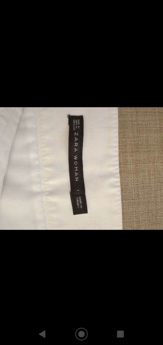 Falda blanca. Como nuevo