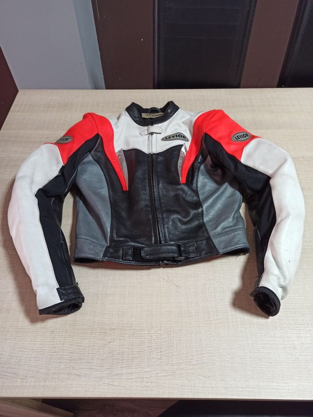 chaqueta y pantalón moto, Levior, talla 42.