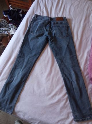 Pantalón vaquero Pull\u0026amp;Bear hombre T30 de segunda mano por 5 EUR en  Utrera en WALLAPOP