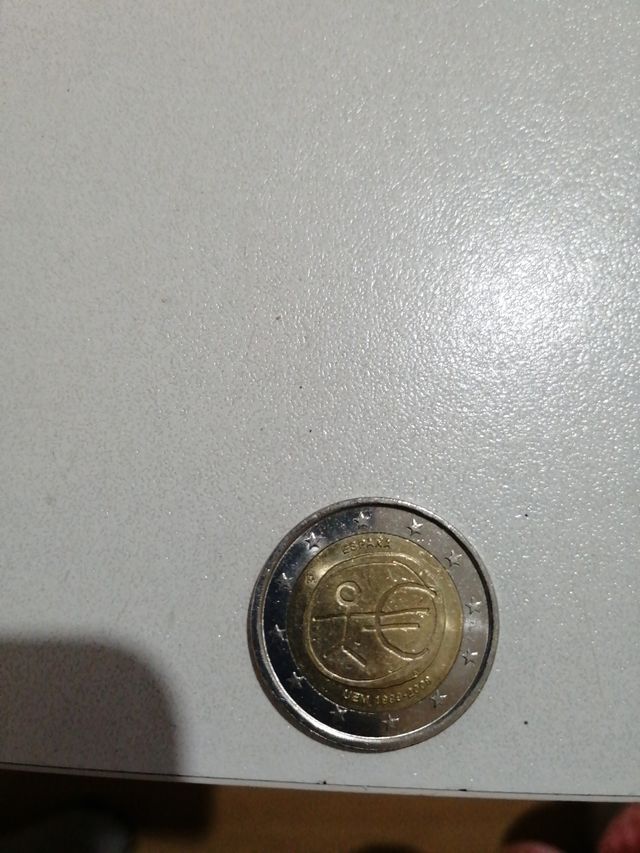 moneda de 2 euros tiene defecto