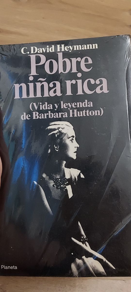Pobre Niña Rica Libro