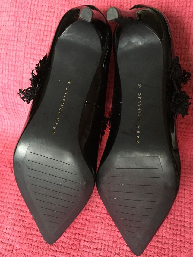 Zapato negro charol Zara