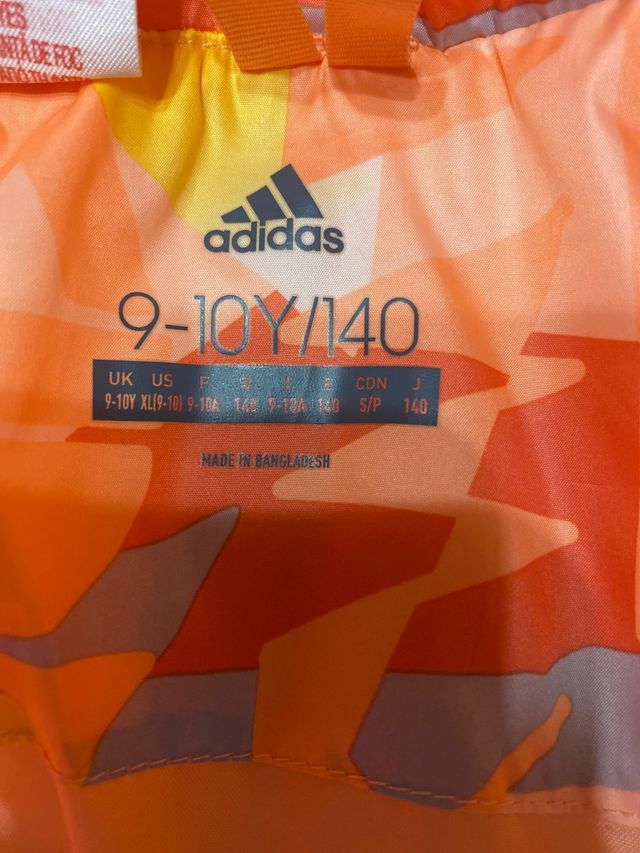 Cazadora Adidas talla 9-10 para 1,40