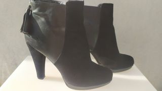 Botín negro Sfera de segunda mano por 5 EUR en Sant Andreu de la Barca en  WALLAPOP