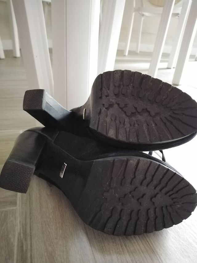 ZAPATO ABOTINADO BUFFALO PIEL NEGRO