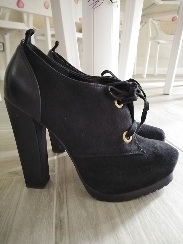 ZAPATO ABOTINADO BUFFALO PIEL NEGRO