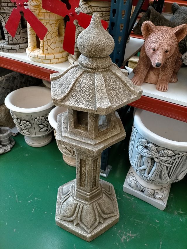 FAROL CHINO DE PIE PIEDRA