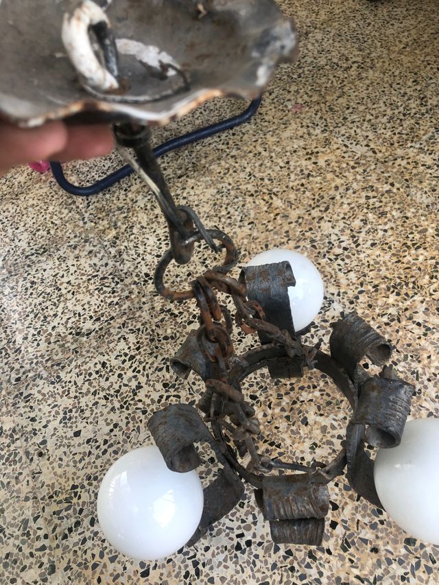 Lampara techo hierro fundido. Forja.