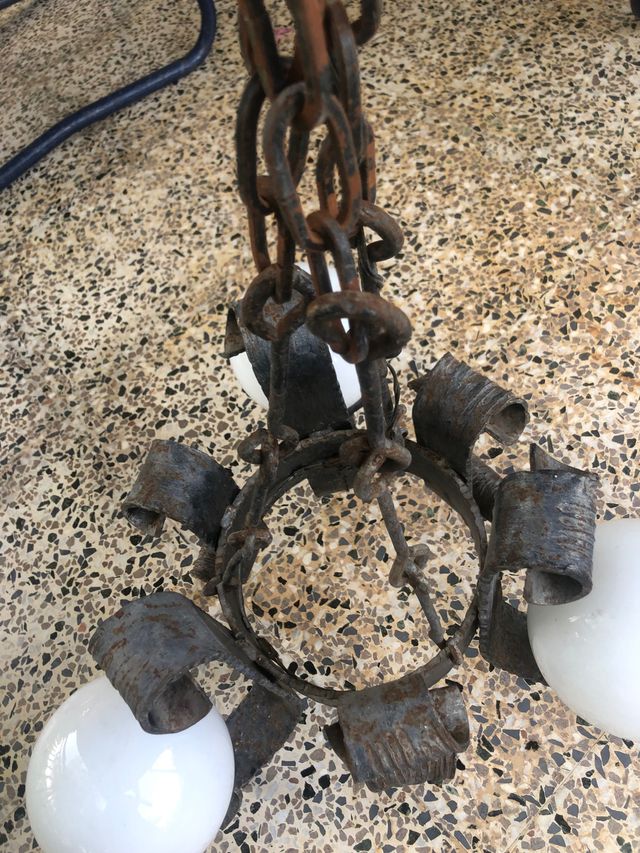 Lampara techo hierro fundido. Forja.