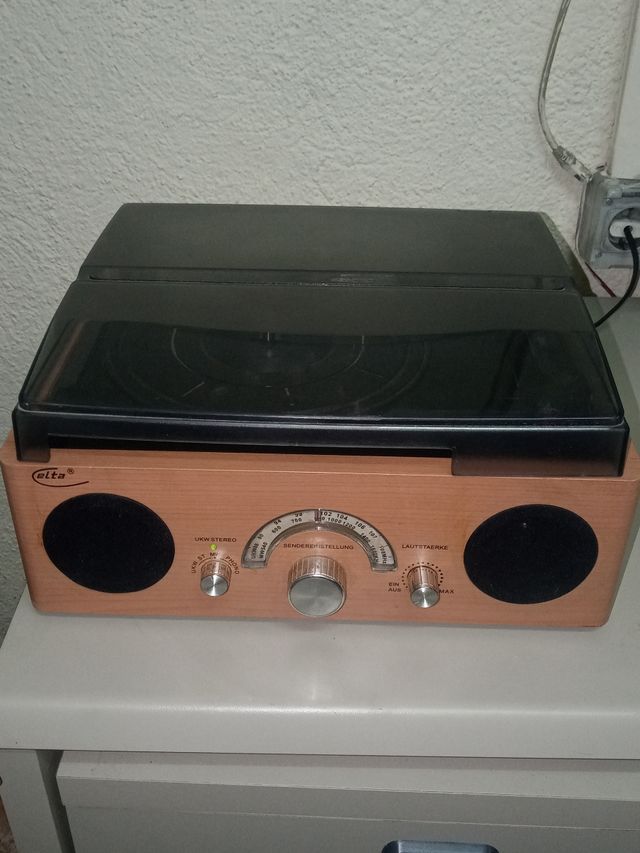 rádio e leitor de discos