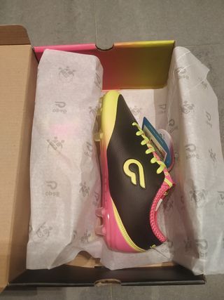 Botas fútbol Gedo nuevas a estrenar n 39 y 41 de segunda mano por 10 EUR en  Vilanova i la Geltrú en WALLAPOP