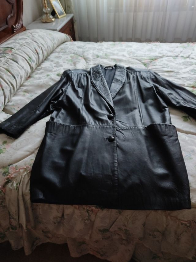 LEVITA DE PIEL DEL CORTE INGLÉS