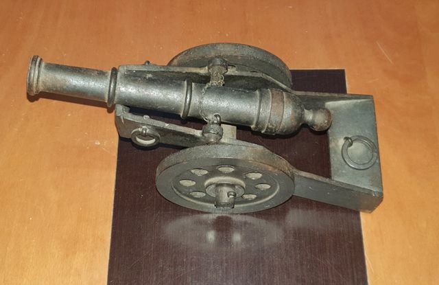 CAÑÓN TIPO NAPOLEÓNICO HIERRO 25 CM VINTAGE