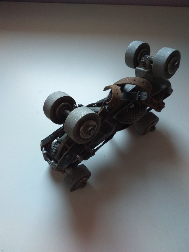 Patines antiguos de hierro - Cometa