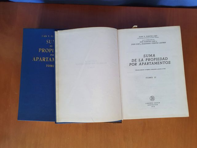SUMA DE LA PROPIEDAD POR APARTAMENTOS. 2 tomos.