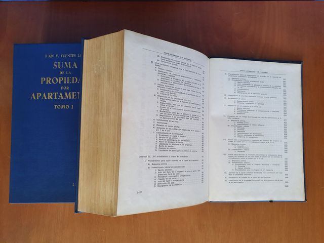 SUMA DE LA PROPIEDAD POR APARTAMENTOS. 2 tomos.