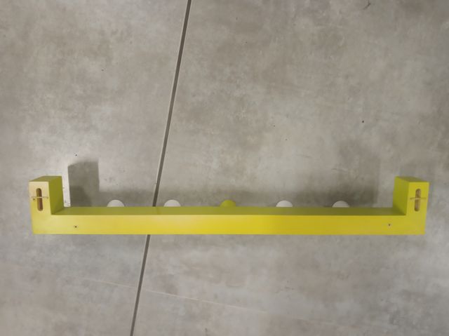 Percha de madera 5 pomos