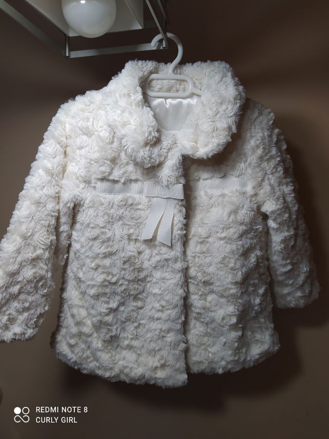 Abrigo de niña talla 12 a 18 meses