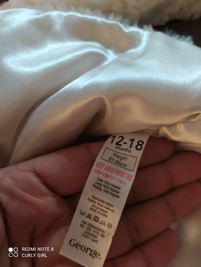 Abrigo de niña talla 12 a 18 meses