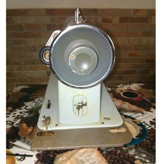 Maquina de coser Alfa.