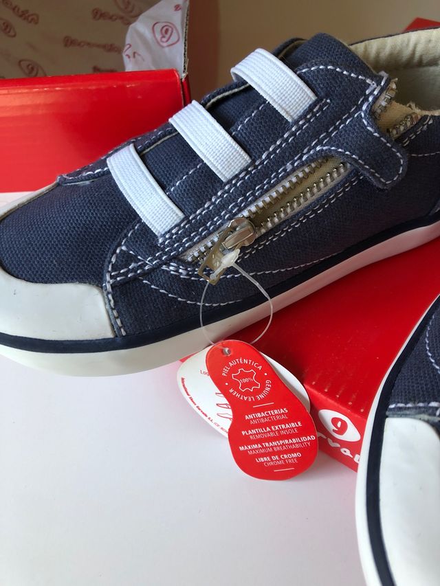 Zapatillas garvalin azul marino nuevas talla 27