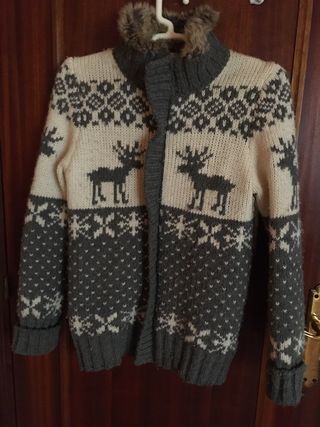 Chaqueta Benetton de lana gorda de segunda mano por 17 EUR en Torrelavega  en WALLAPOP