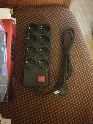 Regleta enchufes 8 AC/DC 220V A ESTRENAR