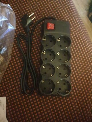 Regleta enchufes 8 AC/DC 220V A ESTRENAR