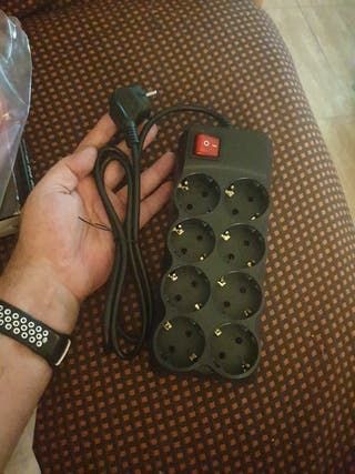 Regleta enchufes 8 AC/DC 220V A ESTRENAR