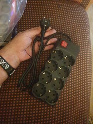 Regleta enchufes 8 AC/DC 220V A ESTRENAR