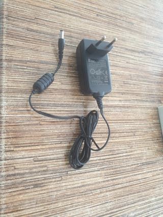 Fuente alimentación TV BOX 12V 2A m4 fuengirola