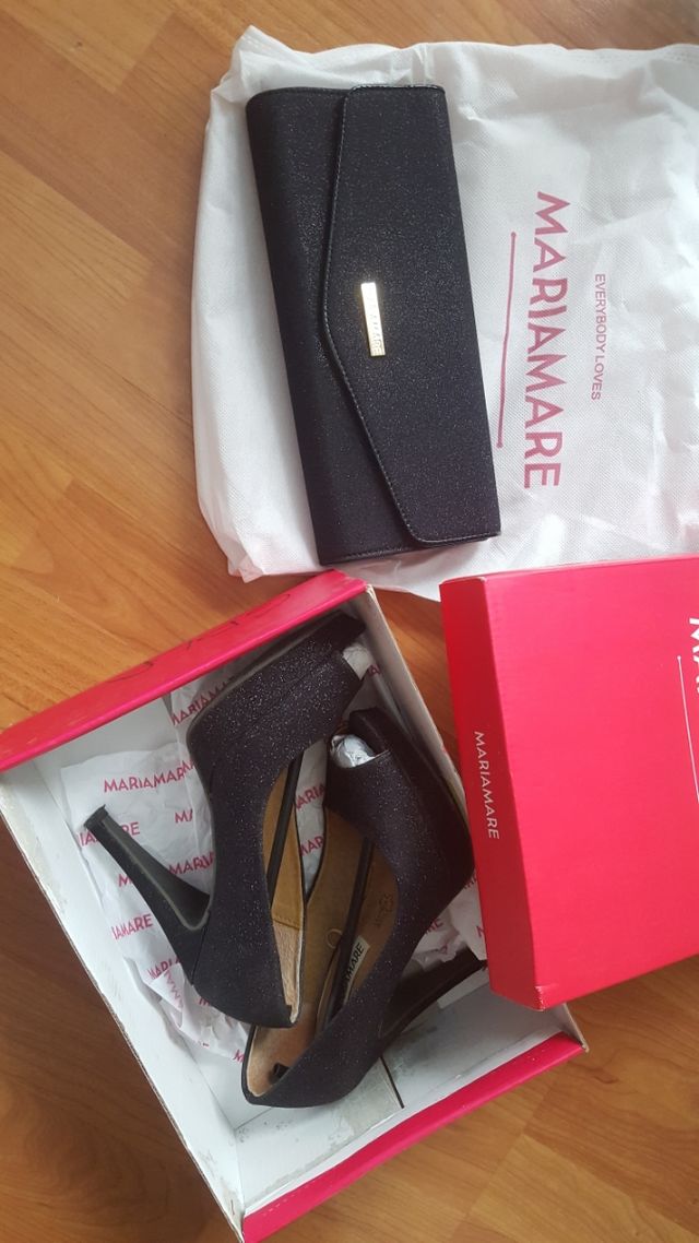 Zapatos y bolso a juego