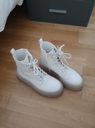 Botines Blancos Plataforma sin usar de segunda mano por 20 EUR en Terrassa  en WALLAPOP