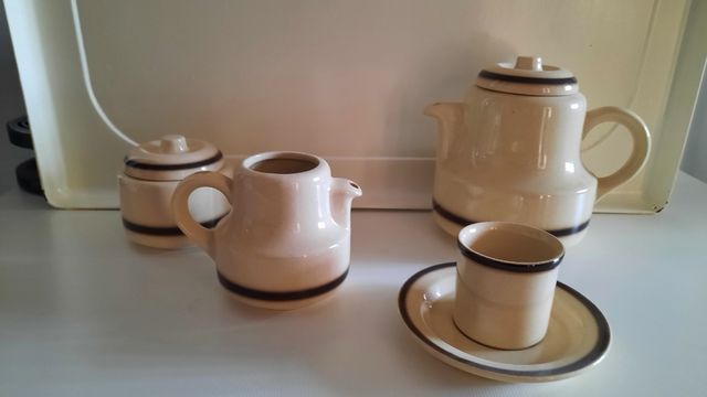 Juego de café cerámica 12 servicios. 